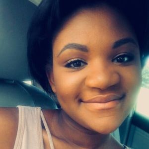 Meet your Posher, Janay